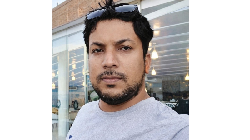 দোকান থেকে ফেরার পথে ব্যবসায়ীকে কুপিয়ে হত্যা